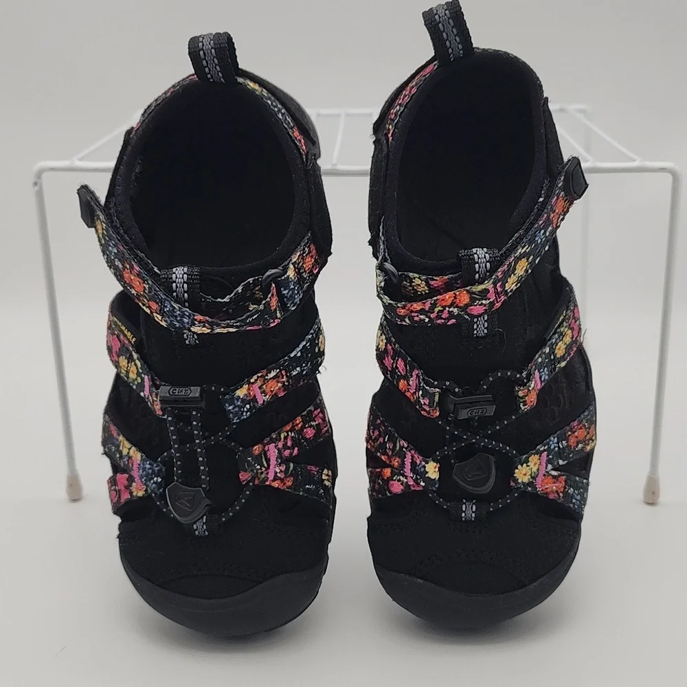 3 Listings 15$! KEEN Girls Sandals